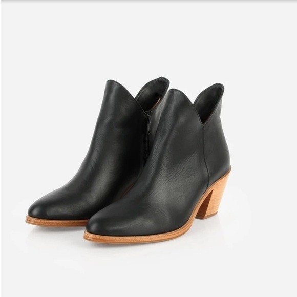 Poppy Barley The Two Point Genuine Leather Ankle Boot Sz 6.5 Elevated Basic - Picture 2 of 16